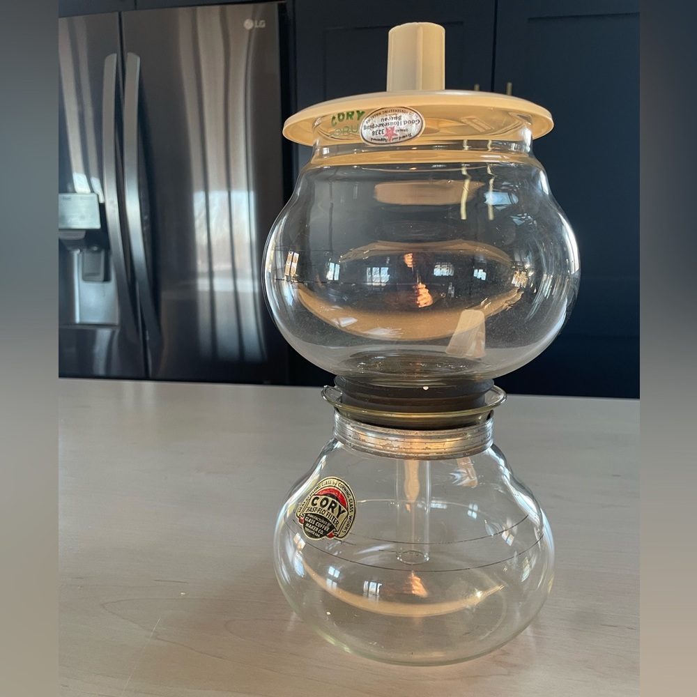 Vintage Cory Percolator coffee pot - Picture 2 of 2